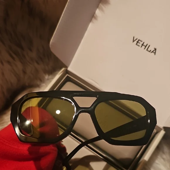 UNISEX Vehla Dark Frame RIVER Black/Khaki Sunglasses - Picture 5 of 13